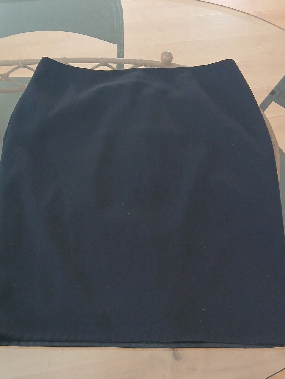 Karl Lagerfeld Paris Sizec14 Classic Black Lined Women's Pencil Skirt.